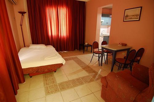 Akdeniz Apart Hotel Kusadası Extérieur photo